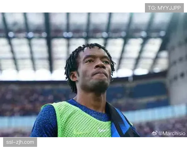 特写：老将夸德拉多替补登场，完成意甲第400次出场